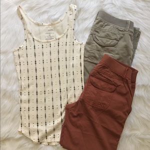Sonoma brand Bundle two Capri pants one tank top