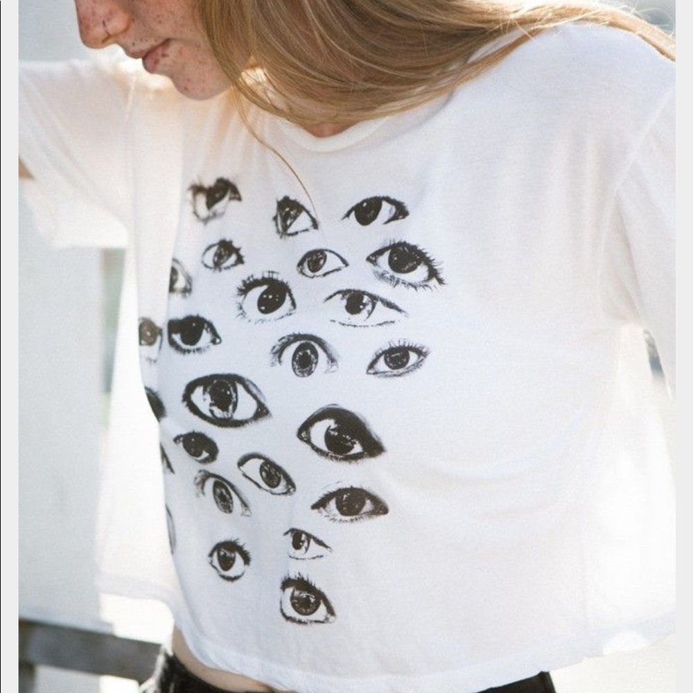 Eye crop top
