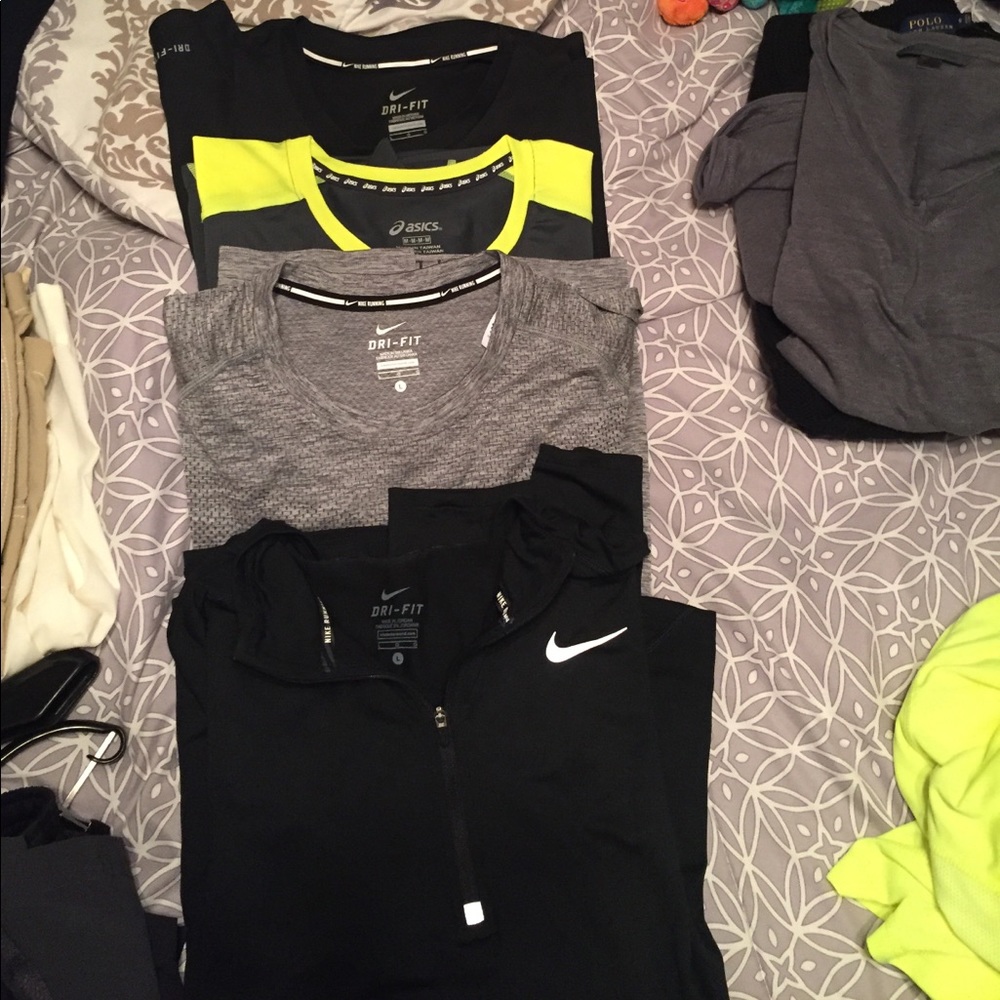 🚫🚫🚫🚫SOLD🚫🚫Lot Of Workout shirts