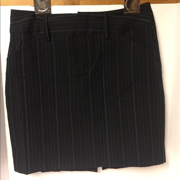 GUESS mini pencil skirt in black w pinstripes - Picture 1 of 6