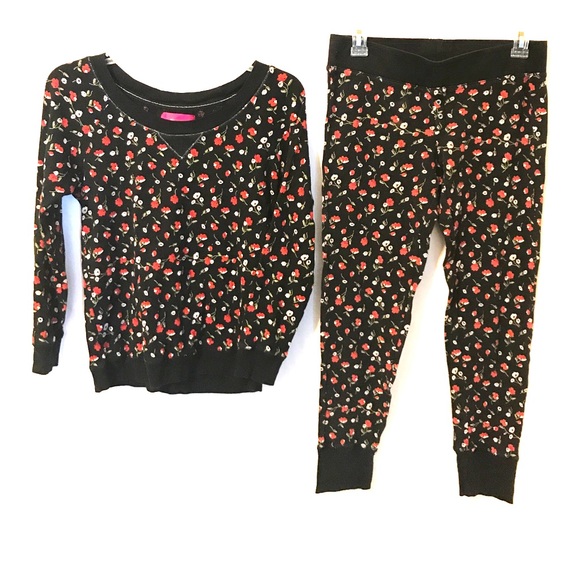 Victoria's Secret Other - 🎉🎉200Ƙ ᗷᒪoᗯoᑌt🎉🎉 Victoria's Secret Pajamas