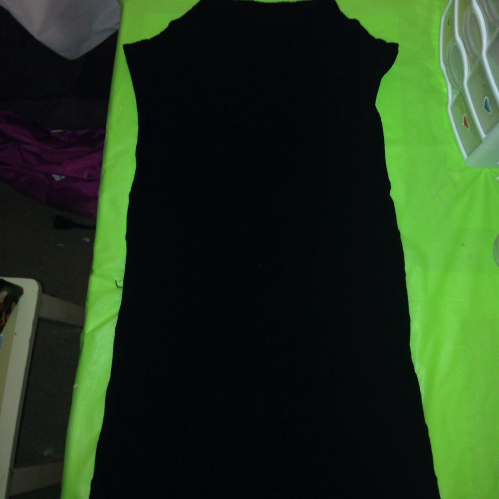 Black long neck shirt