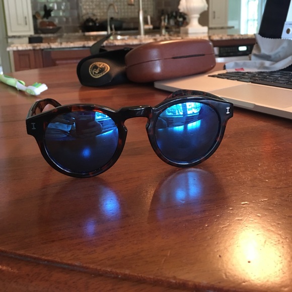 Illesteva sunglasses - Leonard style main image 8
