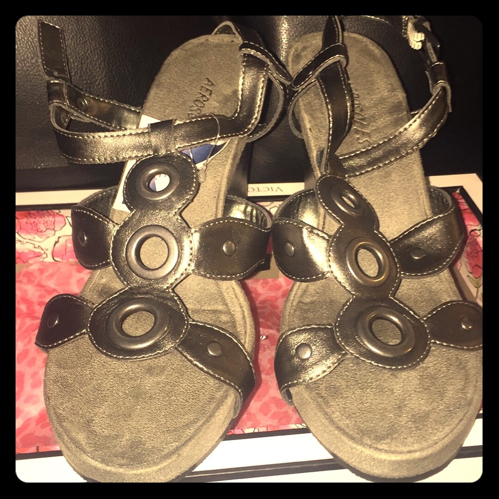 NEW WITH TAG Aerosoles Pewter/dark silver wedges