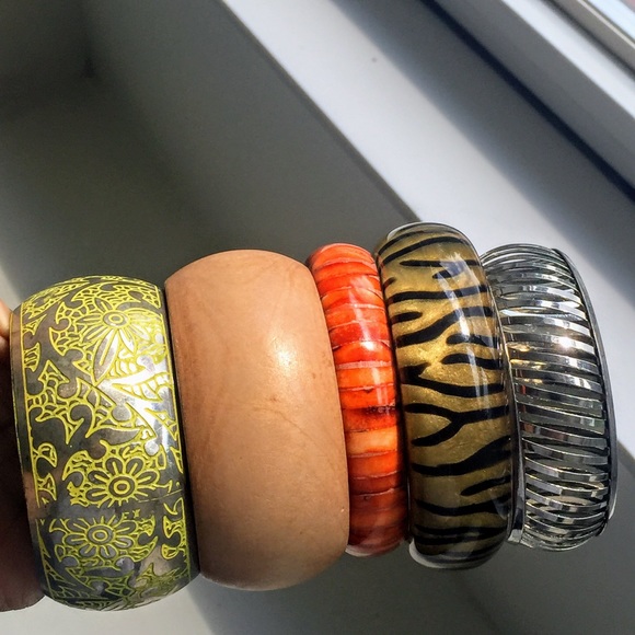 Jewelry - 5 piece bangle bracelet set