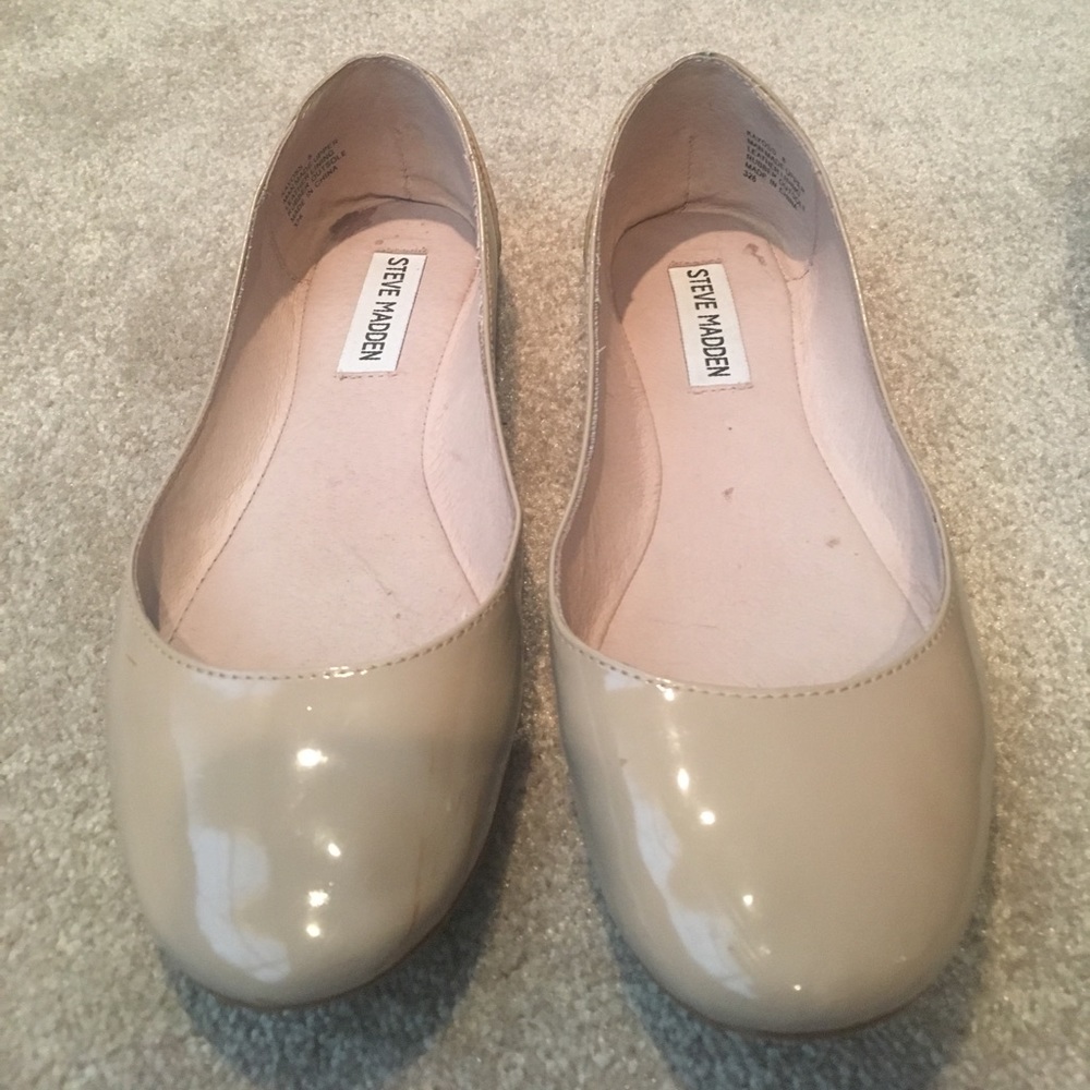 Steve Madden nude flats - size 8