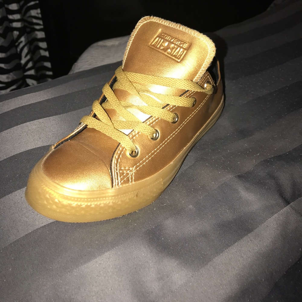 Gold converses