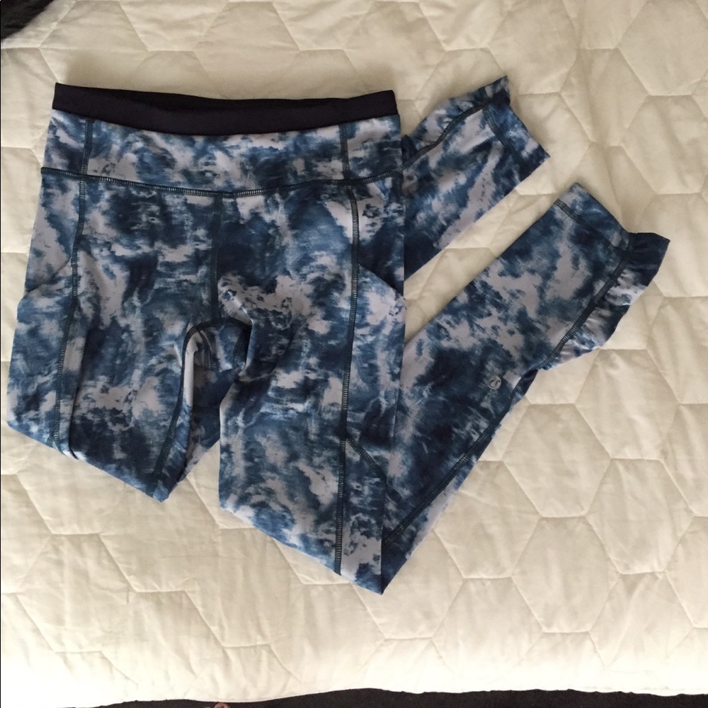 EUC Lululemon Size 4 Full Length Leggings