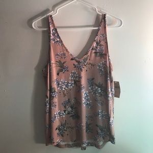 AEO tank top never worn before with the tags on it