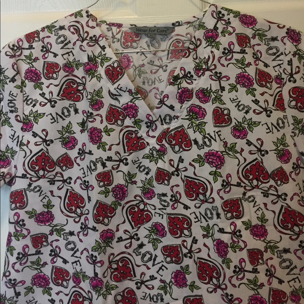 Scrub Top - Picture 3 of 4
