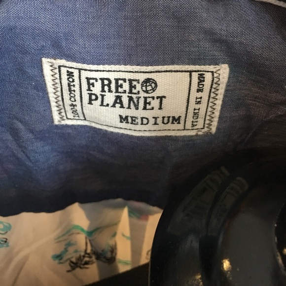 NWT Free Planet Surfer Button Down Shirt - Picture 5 of 7