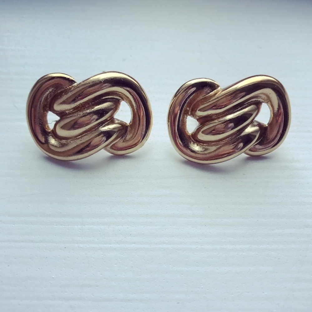 Vintage gold chunky infinity loop stud earrings