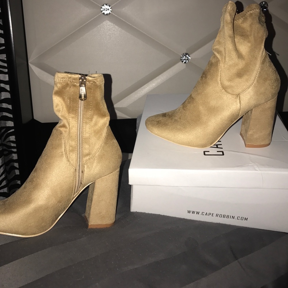 Beige heels