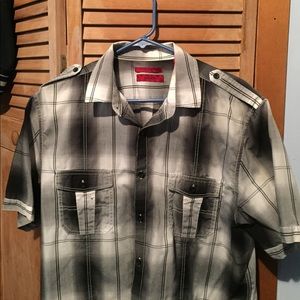 Short sleeve button down