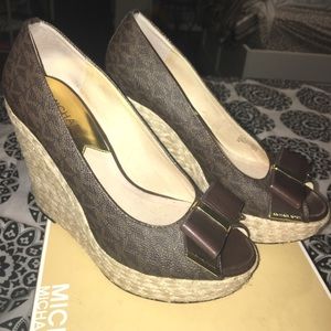 MICHAEL Michael Kors - Meg Wedge