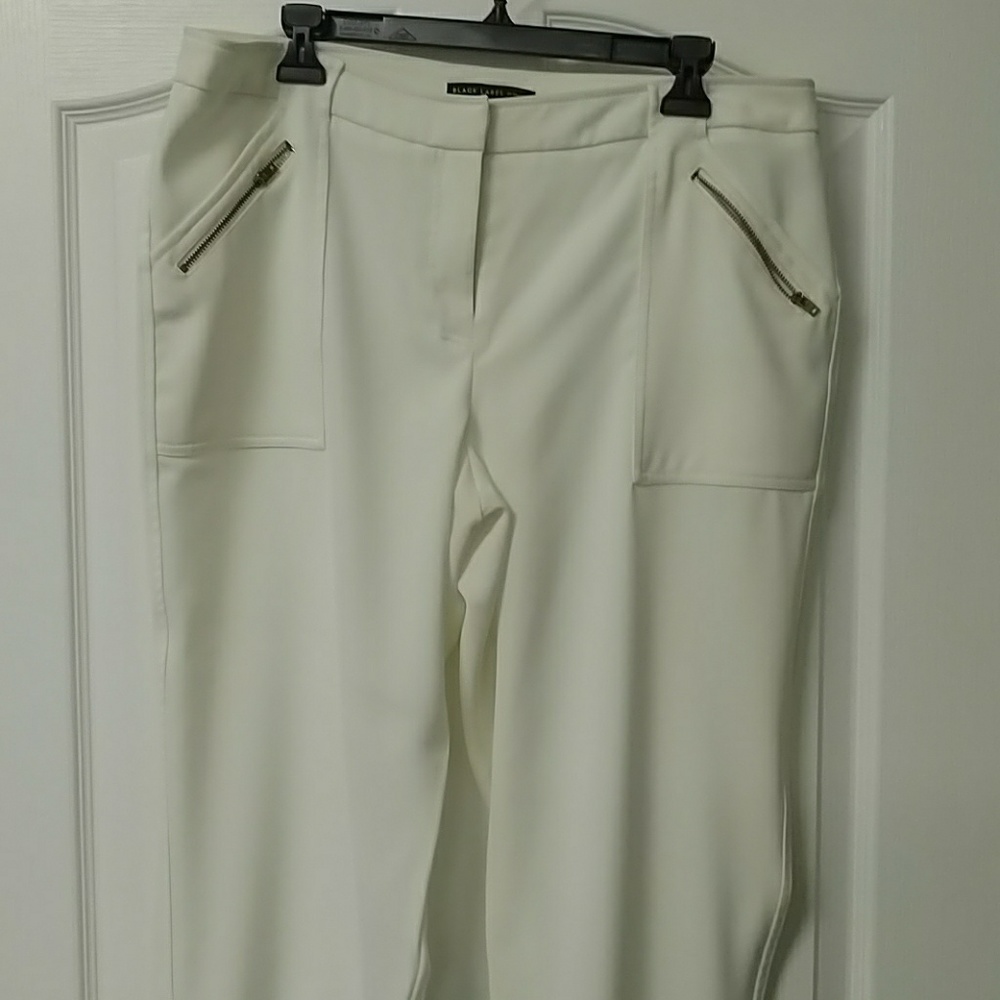 Cute chicos black label off white pants