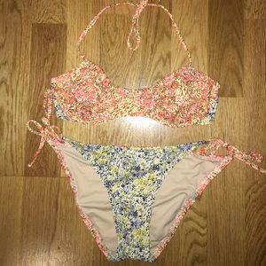 Matching swim suit set