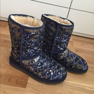 💖 UGG 💖 Classic short boot size 7