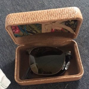 Maui Jim Foldable Pano Sunglasses.