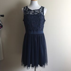 LC lace keyhole back dress size large