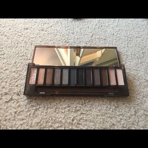 NAKED SMOKY URBAN DECAY