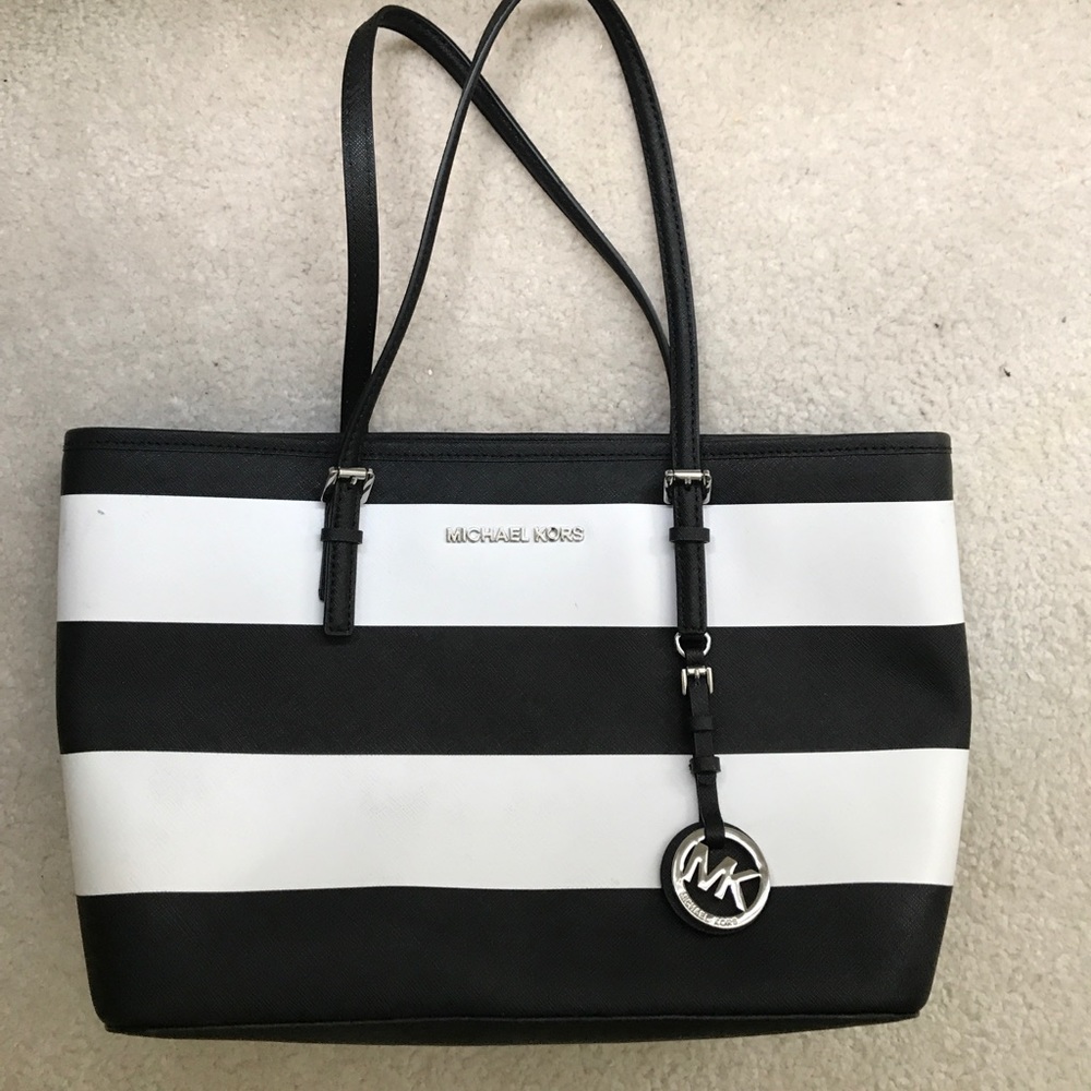Micheal kors authentic tote bag