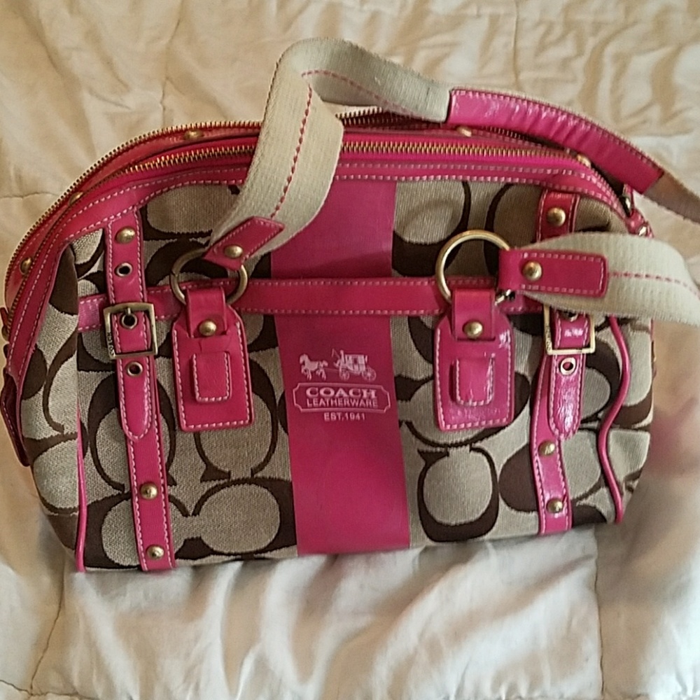 *1 HR SALE* Signature C's "Coach" purse