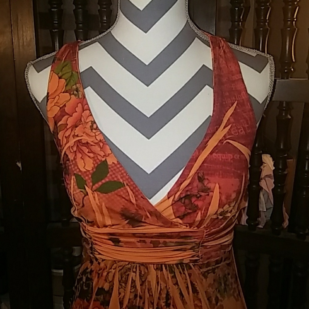Beautiful orange floral dress, size small - Picture 1 of 6