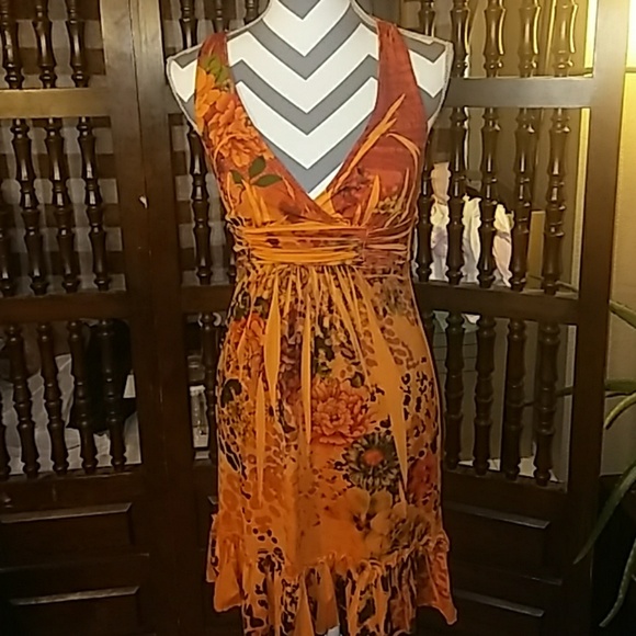 Beautiful orange floral dress, size small - Picture 2 of 6