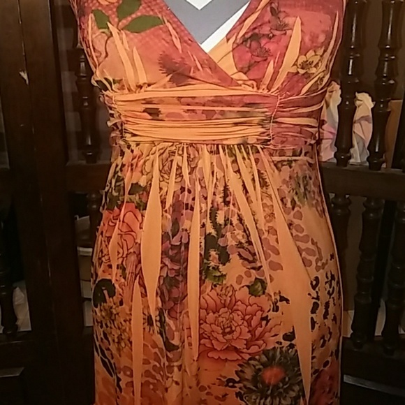 Beautiful orange floral dress, size small - Picture 3 of 6
