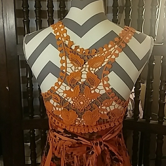 Beautiful orange floral dress, size small - Picture 4 of 6