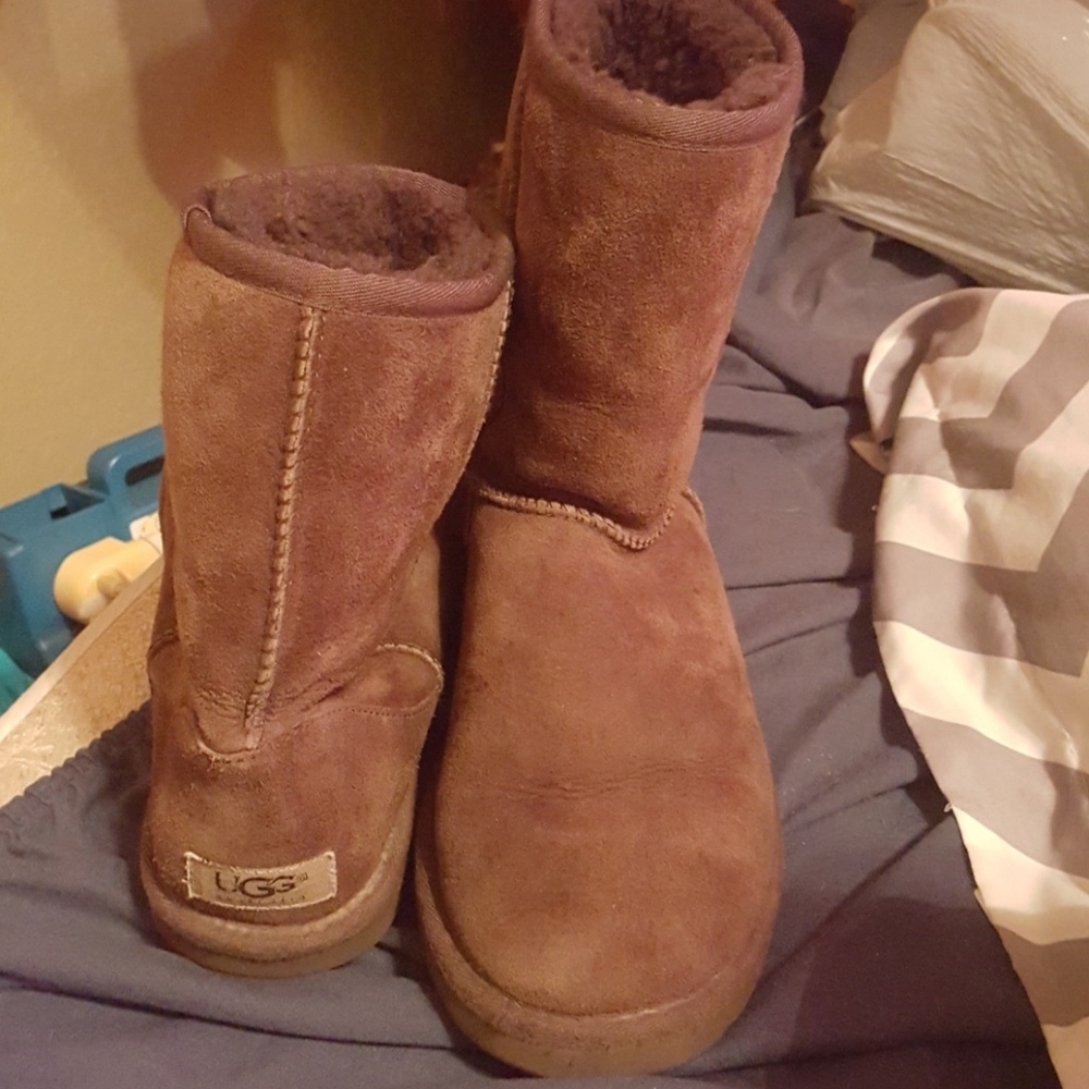 Short ugg boots