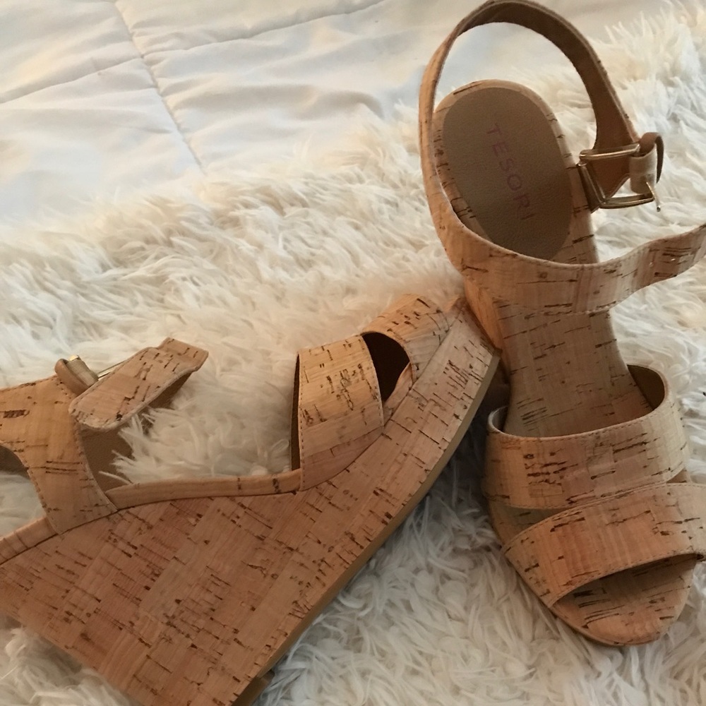 Cork wedges