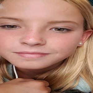 Meet your Posher, Elisa