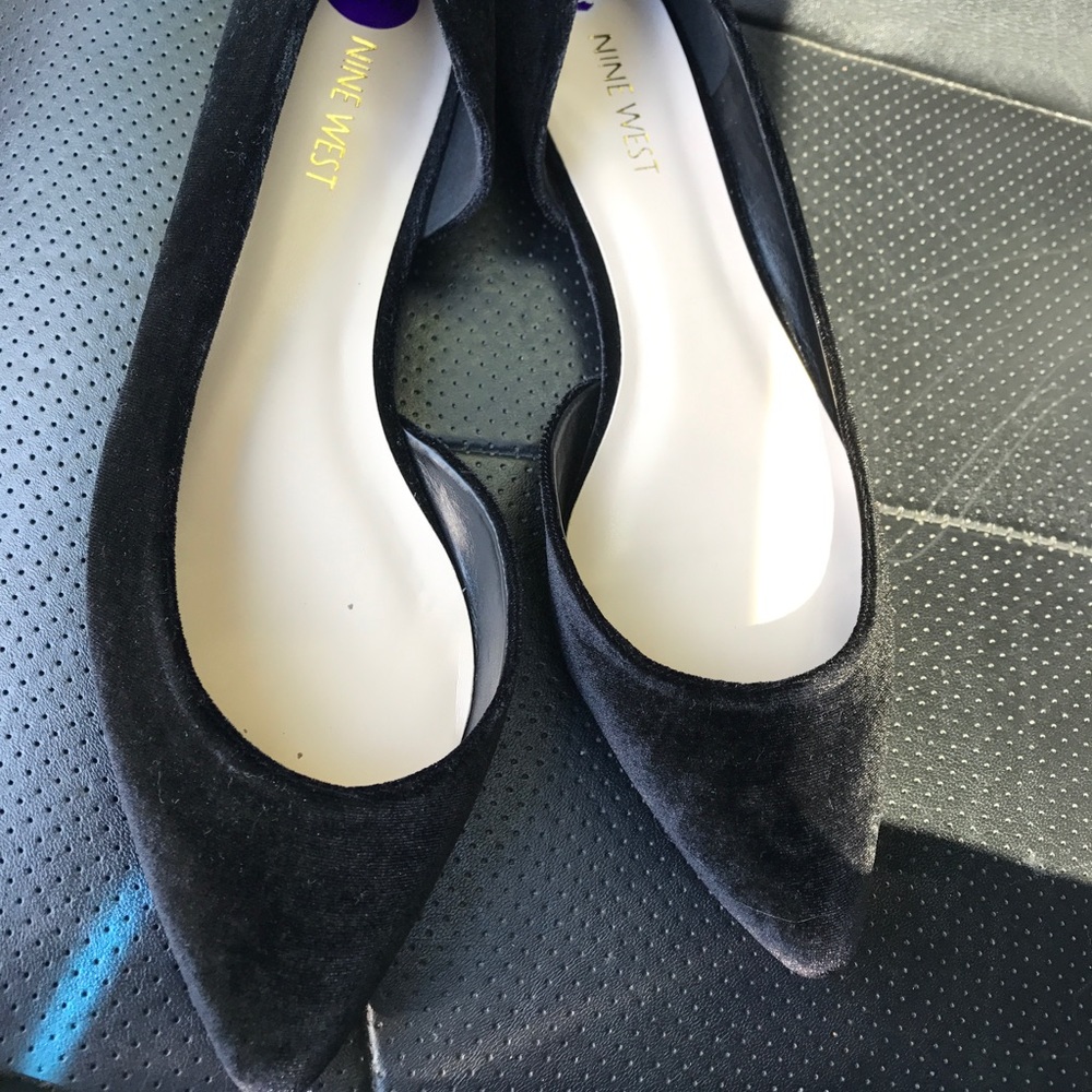 Nine West velvet Flats