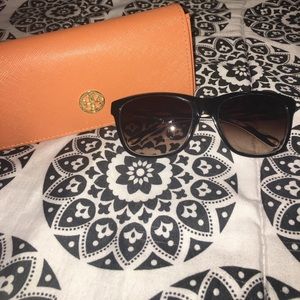 Tory Burch sunglasses (NEGOTIABLE PRICE)