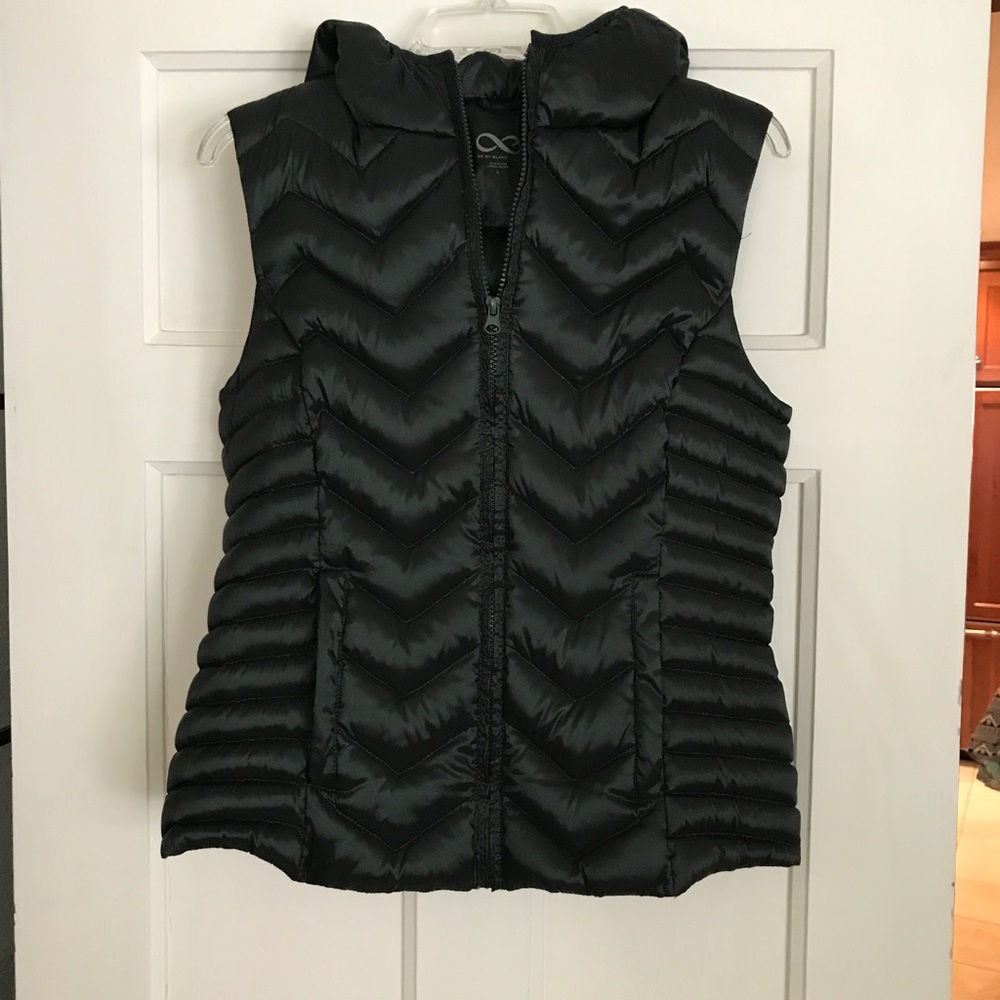 NWOT Be By Blanc Noir Vest with Hood