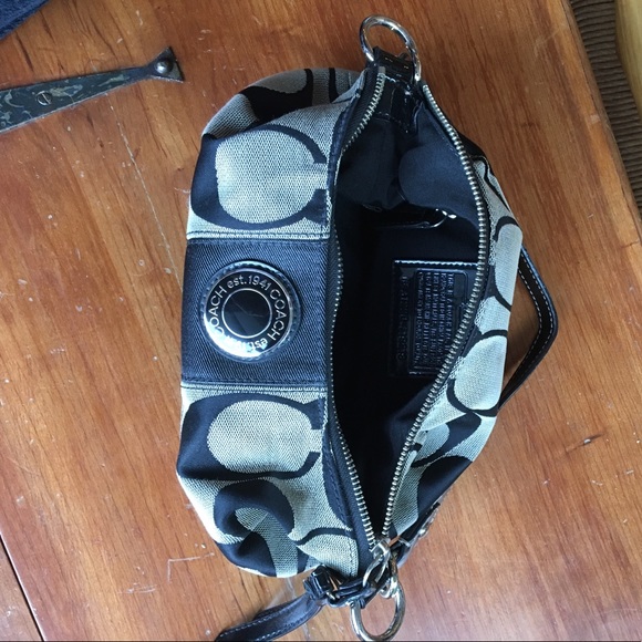 Small Coach Handbag! - Picture 3 of 4