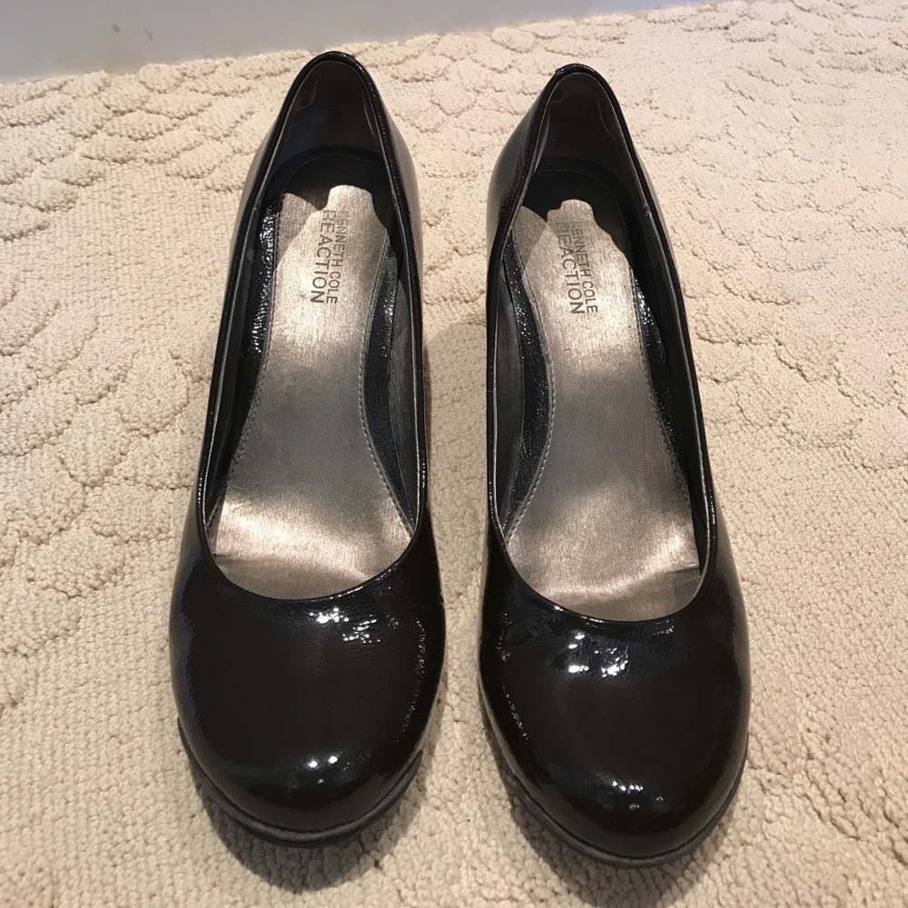 Kenneth Cole reaction brown wedges