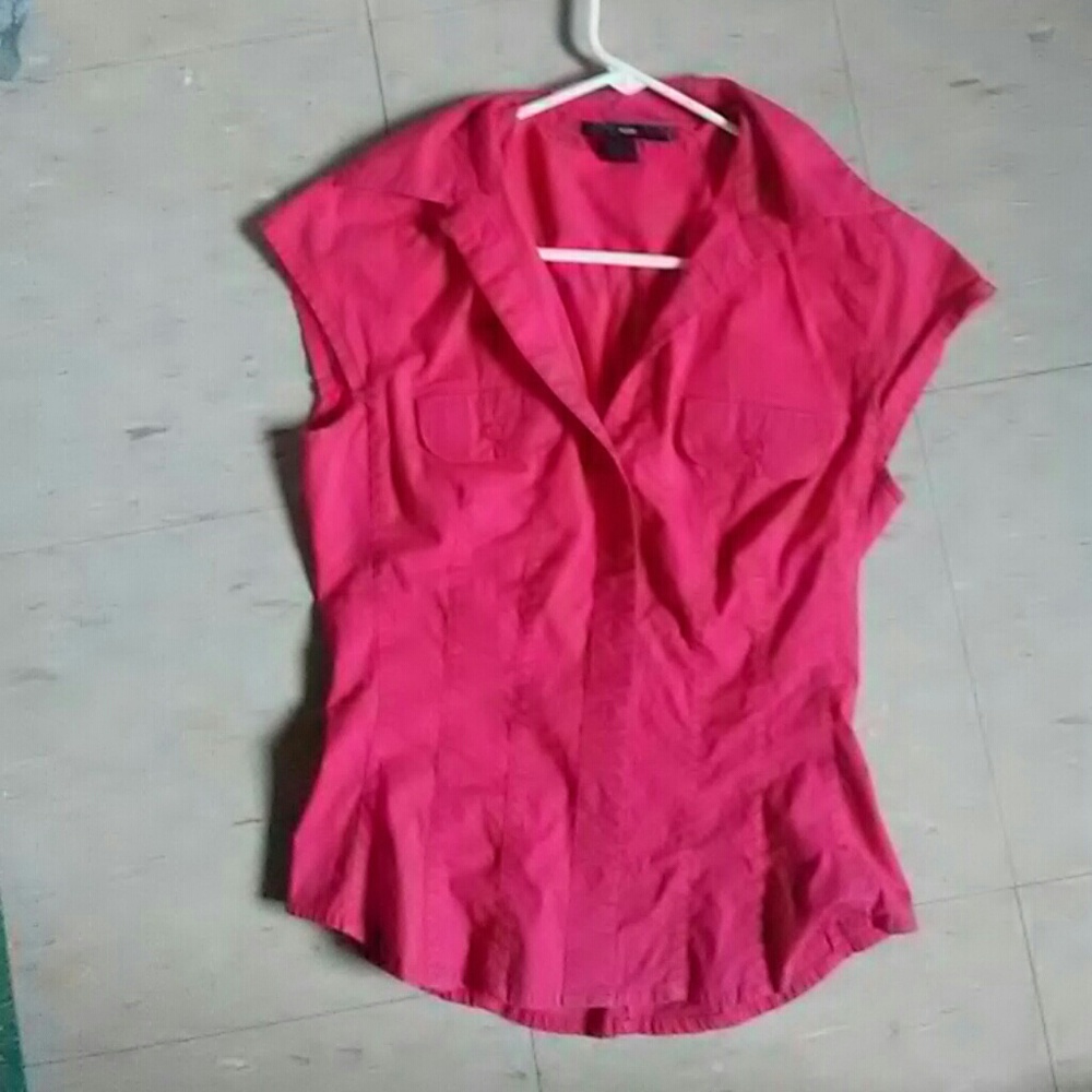 Short sleeve button down