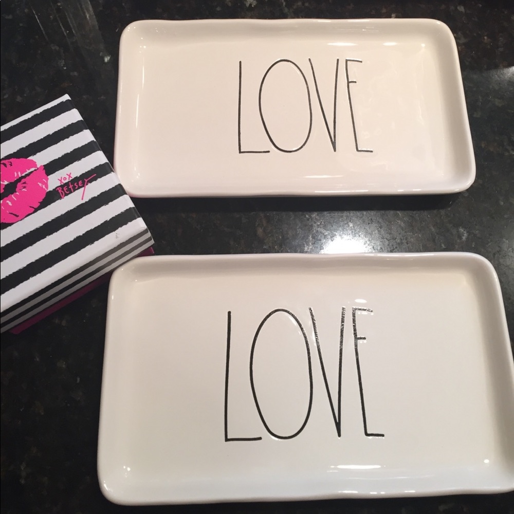 SOLD 💎💎💎❌Rae Dunn LOVE plates NWT 2x