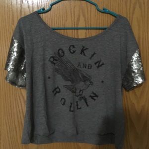 Rockin and Rollin Crop Top 🔥🔥🔥