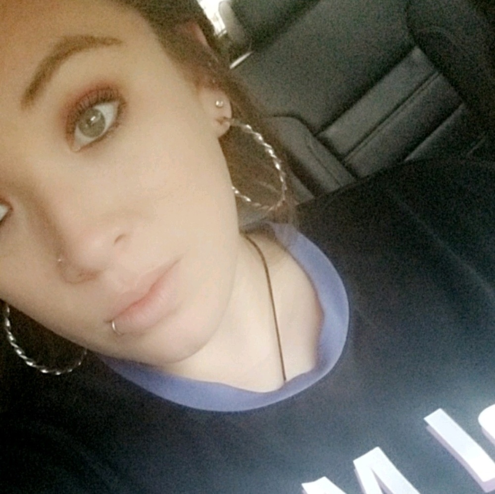 Meet your Posher, Adriana