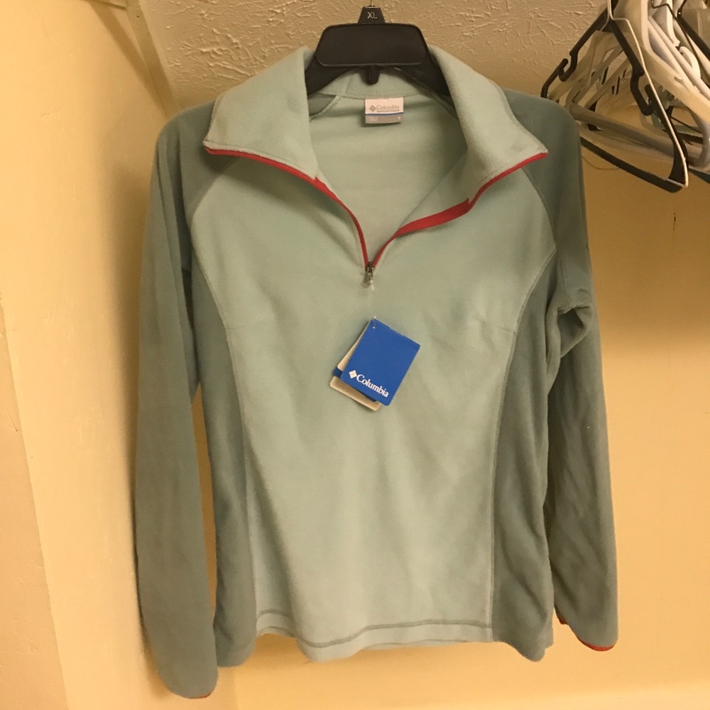Light blue Columbia pullover