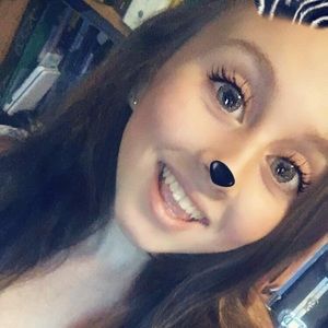 Meet your Posher, Alexis