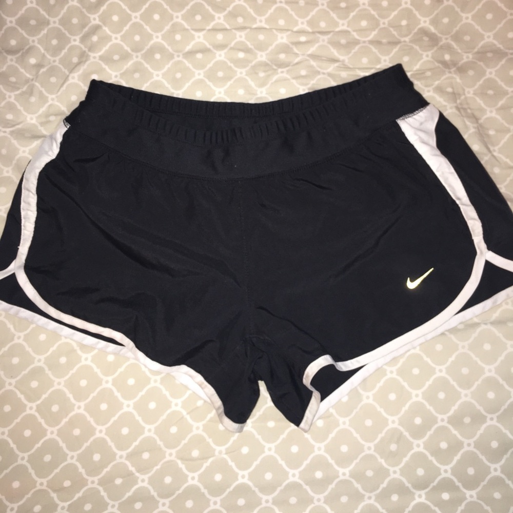 NIKE DRIFIT Running Shorts w/ built-in spandex