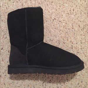 Black Uggs size 7