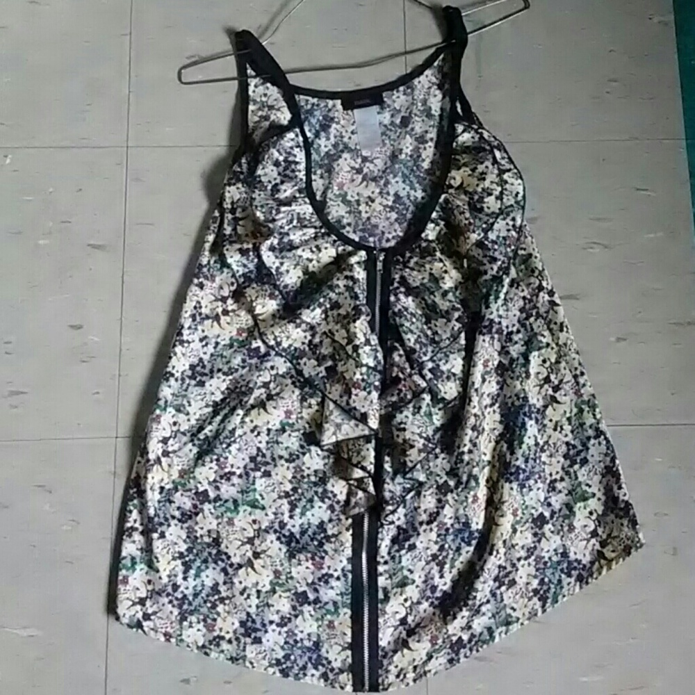 Flowy dress shirt with floral print