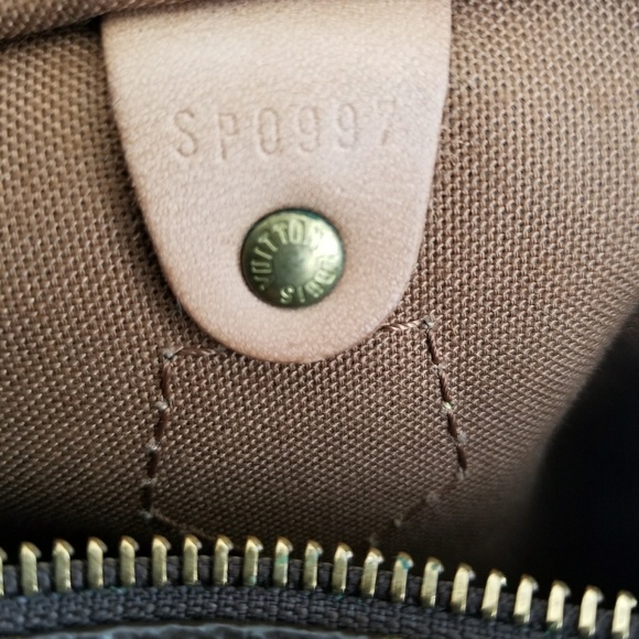 SOLD....Louis Vuitton Speedy 35 Authentic. - Picture 2 of 8