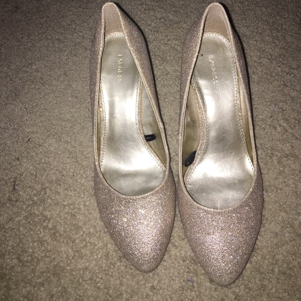 Gold wedges